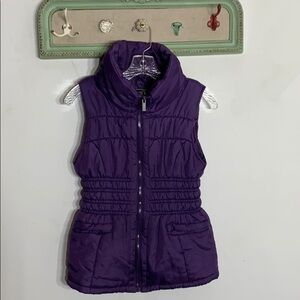 Last Kiss Purple POP Culture Puffer Vest Sz Medium women’s outerwear